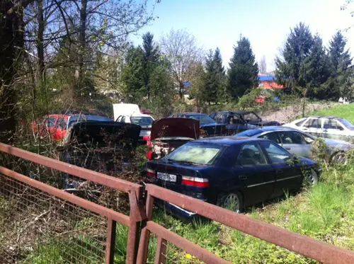 groblje automobila pre pomeranja