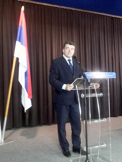 Član Predsjedništva Bosne i Hercegovine Nebojša Radmanović, Predsjednik Republike Srpske Milorad Dodik, predsjednik Vlade Republike Srpske Željka Cvijanović i predsjedavajući Parlamentarne skupštine Bosne i Hercegovine Milorad Živković večeras su u Doboju.  U prepunoj sali Pavlović univerziteta održava se javna tribini na kojoj se građani Doboja informišu o trenutnoj situaciji u Republici Srpskoj i Bosni i Hercegovini u svjetlu protesta koji se dešavaju u Federaciji BiH.