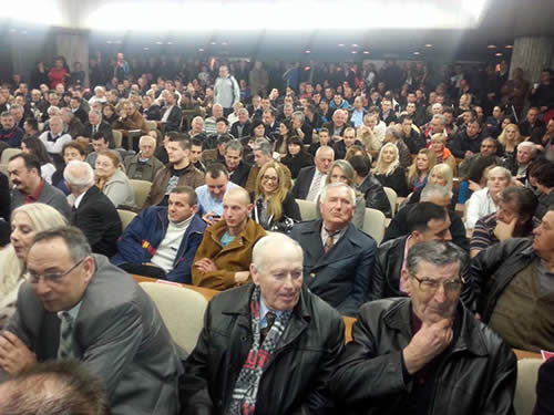 Član Predsjedništva Bosne i Hercegovine Nebojša Radmanović, Predsjednik Republike Srpske Milorad Dodik, predsjednik Vlade Republike Srpske Željka Cvijanović i predsjedavajući Parlamentarne skupštine Bosne i Hercegovine Milorad Živković večeras su u Doboju.  U prepunoj sali Pavlović univerziteta održava se javna tribini na kojoj se građani Doboja informišu o trenutnoj situaciji u Republici Srpskoj i Bosni i Hercegovini u svjetlu protesta koji se dešavaju u Federaciji BiH.