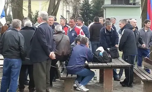 u Banjaluci okupljaju se borci i nezadovoljni građani
