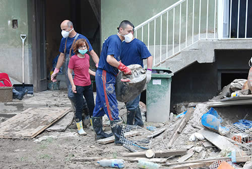 Policija dobrovoljno čisti Doboj