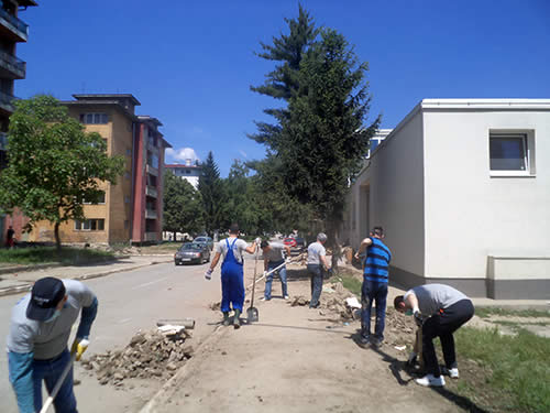 Gradski odbor Srpske demokratske stranke zajedno sa Aktivima žena i mladih učestvuje u čišćenju grada od posljedica poplava