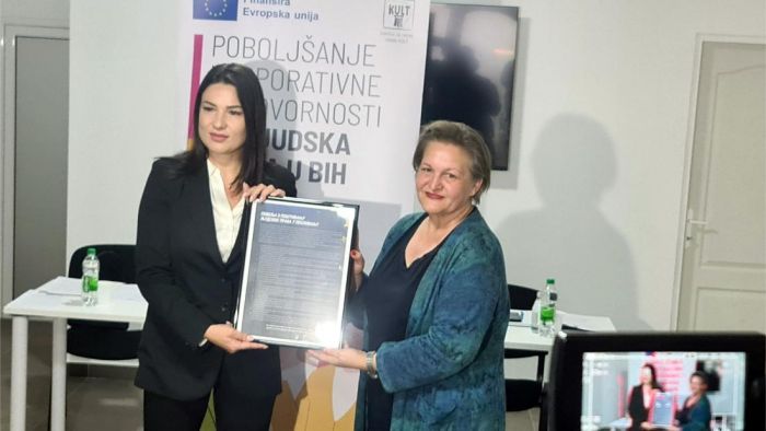 FOTO: Dobojski Info | DOBOJ: Uručena povelja o poštovanju ljudskih prava u poslovnom sektoru