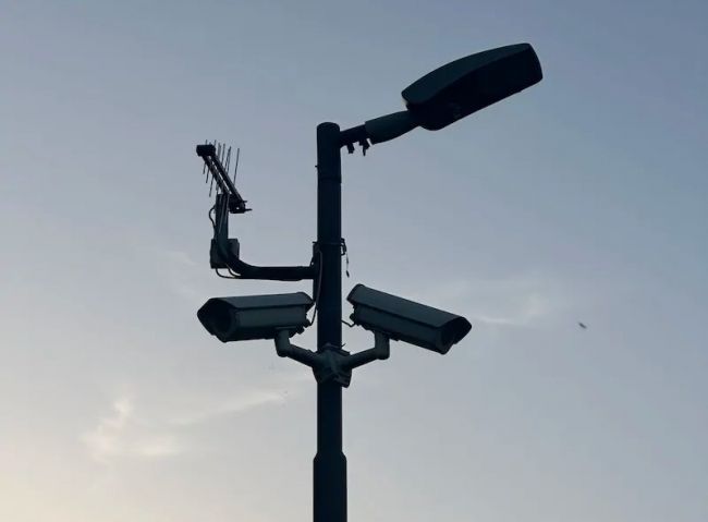 I BI NEDELJA: Džak pada, karavani prolaze