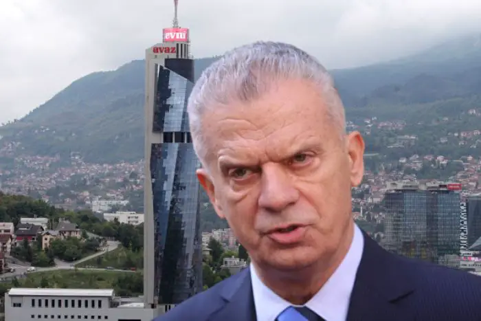 FOTO: Dobojski Info | SLOBODA MIŠLJENJA NIJE KLEVETA Fahrudin Radončić izgubio tužbu protiv NA Patria!