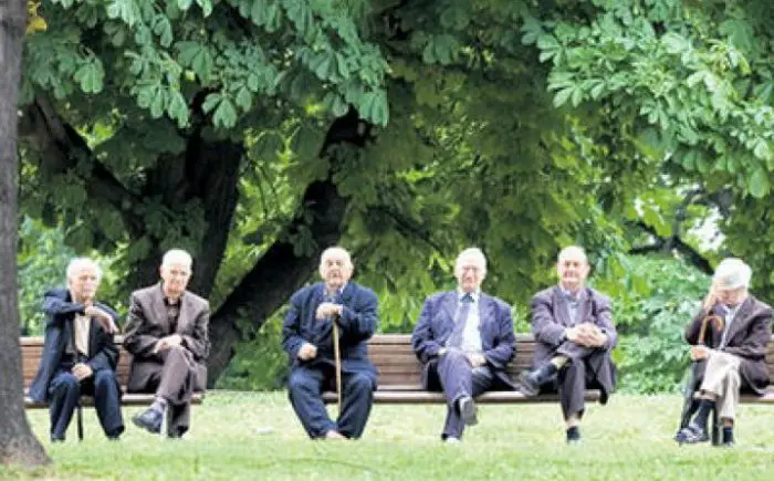 FOTO: Dobojski Info | DOBOJ: Počela isplata septembarskih penzija