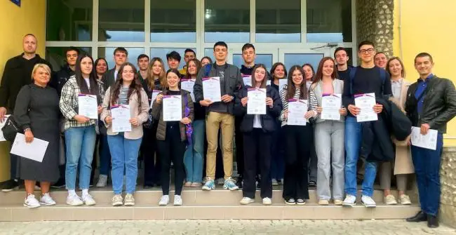 FOTO: Dobojski Info | DOBOJ: Gimnazijalci briljirali na regionalnim takmičenjima – idu na republički nivo