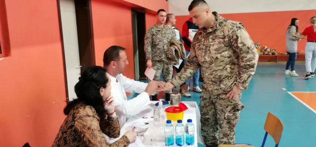 FOTO: Dobojski Info | DOBOJ: Održana prva ovogodišnja akcija dobrovoljnog davanja krvi – odazvali se prosvjetari, vojnici i sportisti