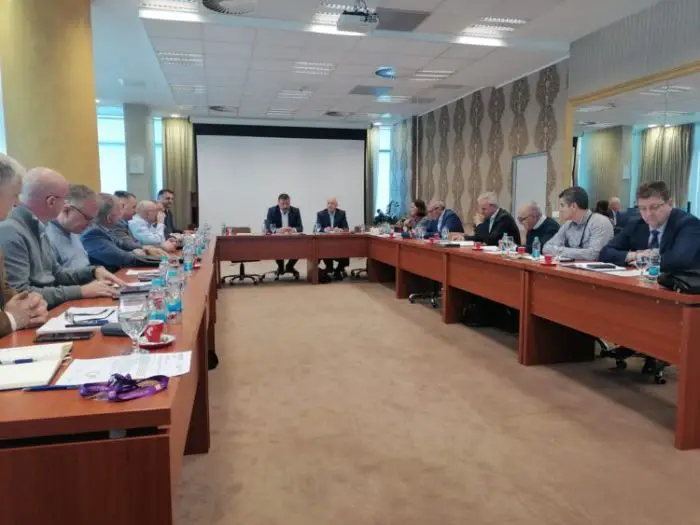 FOTO: Dobojski Info | POSLODAVCI SRPSKE VLADI SRPSKE: Ako se ne suspenduje odluka o minimalcu privreda se seli u FBiH