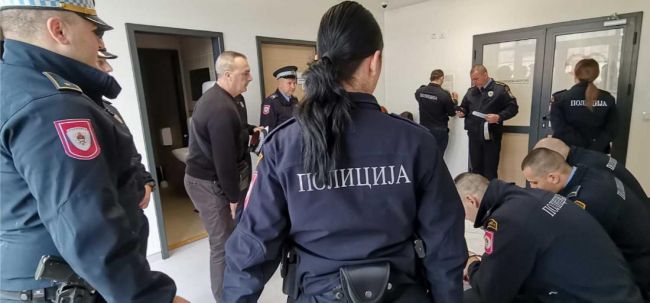 FOTO: Dobojski Info | DOBOJ: Akcija dobrovoljnog davanja krvi pripadnika Policijske uprave