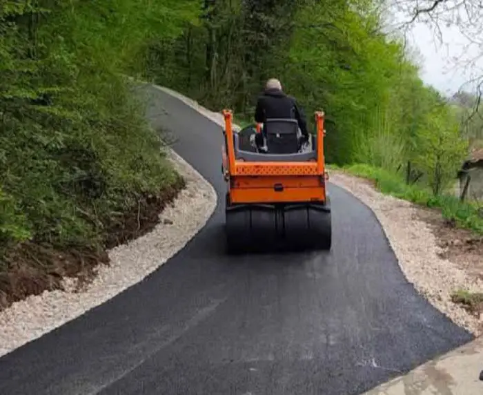 KARANOVAC: "Markom na marku" obezbijeđene 12.734 KM za asfaltiranje puta