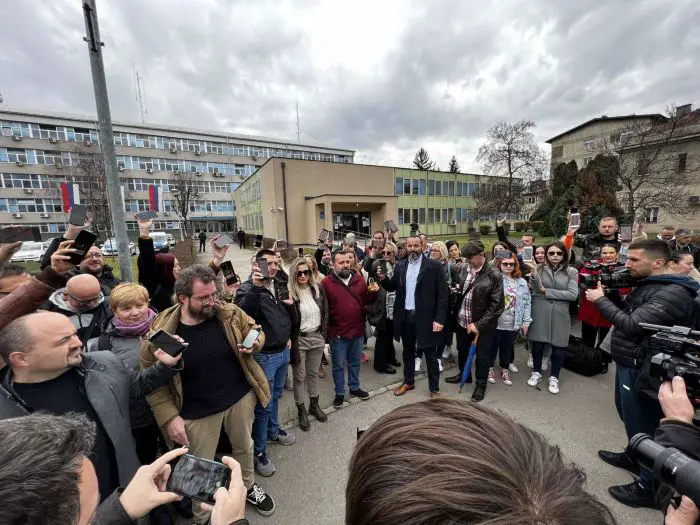 FOTO: Dobojski Info | Srpska stvara ambijent za progon novinara