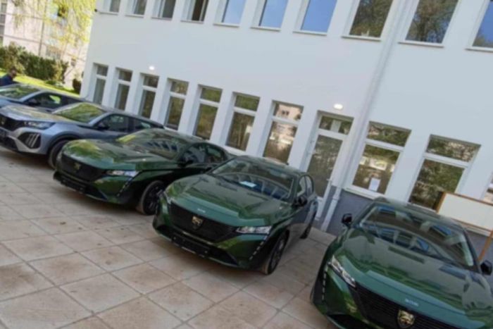 DOBOJ: Željezničari i dalje strepe za plate, uprava pravda kupovinu novih auta
