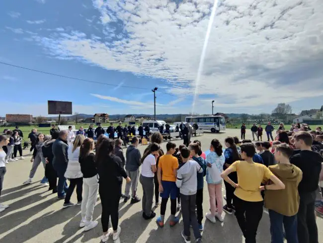 FOTO: Dobojski Info | DOBOJ: U Podnovlju organizovan Dan otvorenih vrata PU Doboj