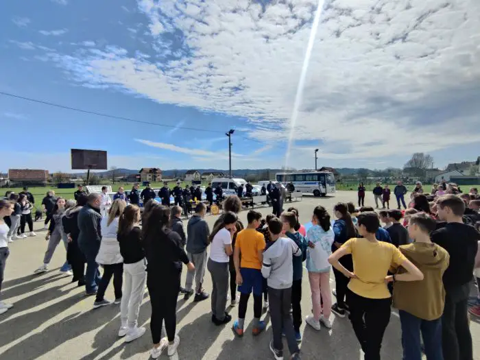 FOTO: Dobojski Info | DOBOJ: U Podnovlju organizovan Dan otvorenih vrata PU Doboj
