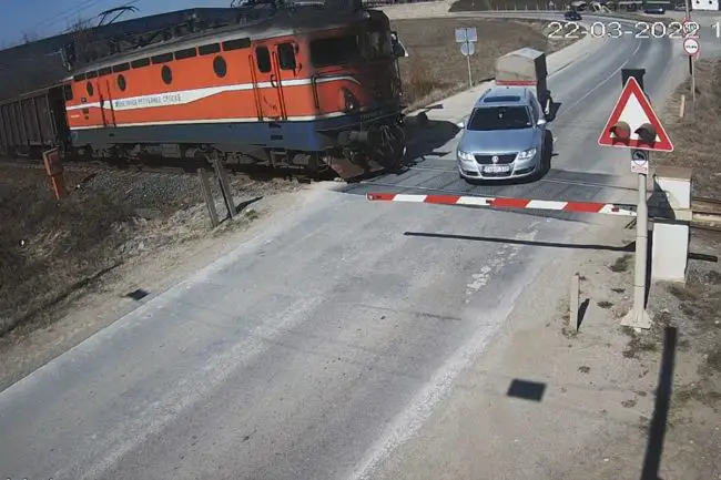 FOTO: Arhiv/Ilustracija | DOBOJ: Sudar teretnog voza i automobila, nema povrijeđenih