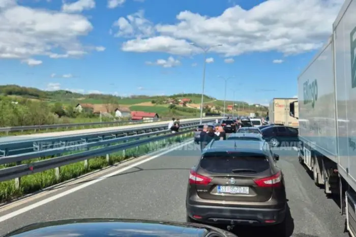 Stravična nesreća na auto-putu Banjaluka-Prnjavor: Poginule tri osobe