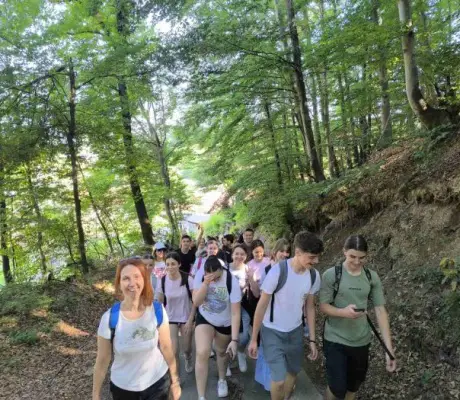DOBOJ: Gimnazijalci uživali u terenskoj nastavi na Goranskom jezeru (FOTO)