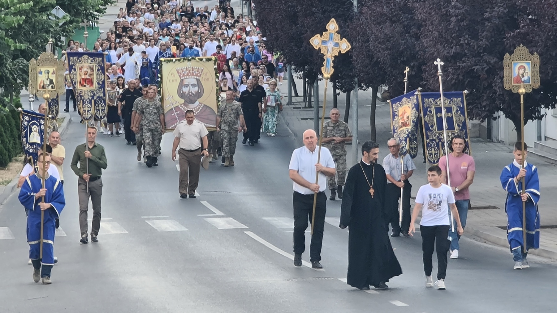 DOBOJ Litija gradskim ulicama i parastos za sve stradale Srbe 05