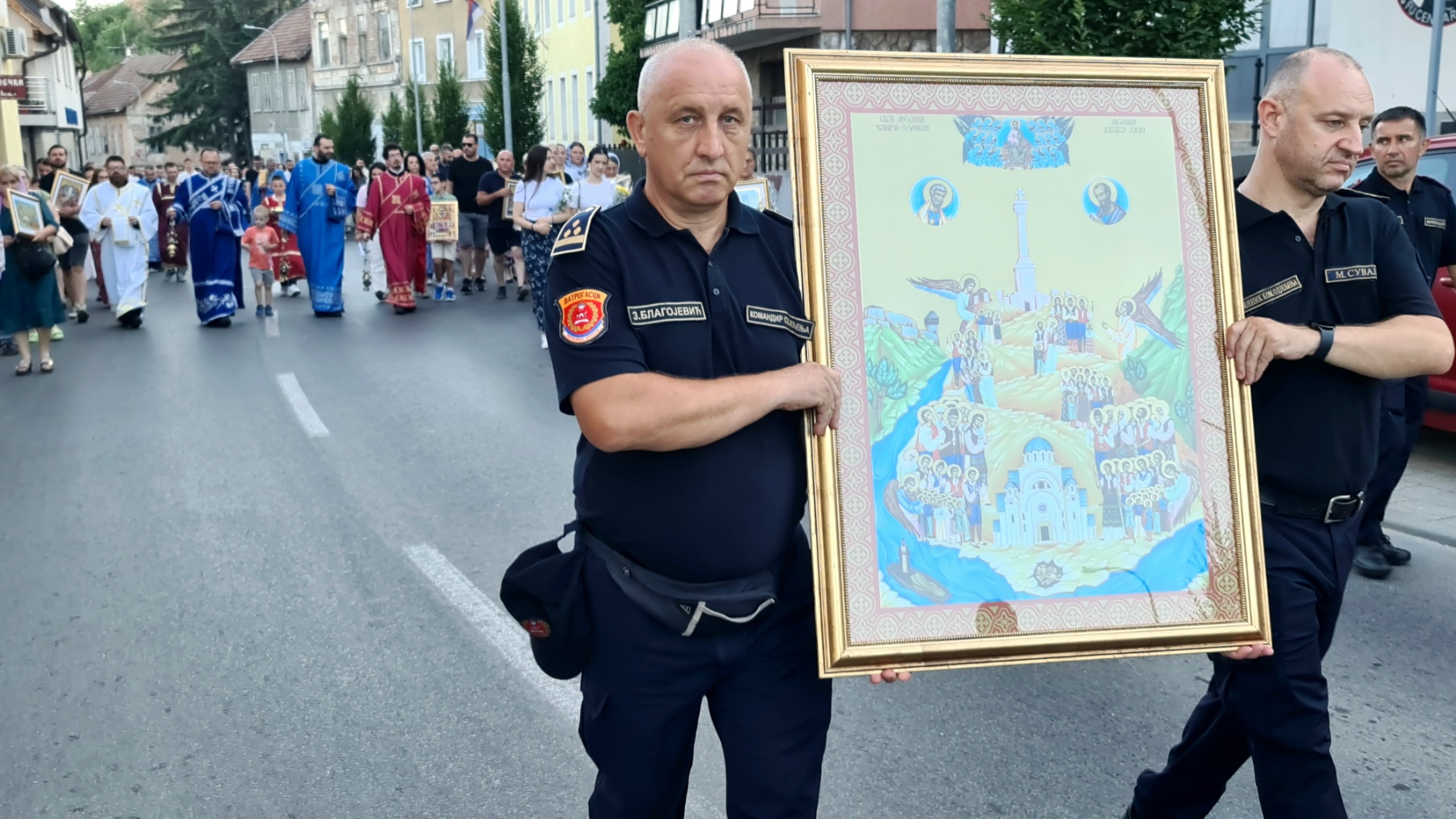 DOBOJ Litija gradskim ulicama i parastos za sve stradale Srbe 06