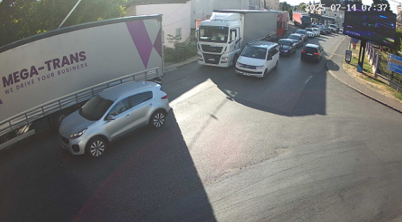 GRANIČNI PRELAZI Pojačan saobraćaj na prelazima u Gradišci i Velikoj Kladuši