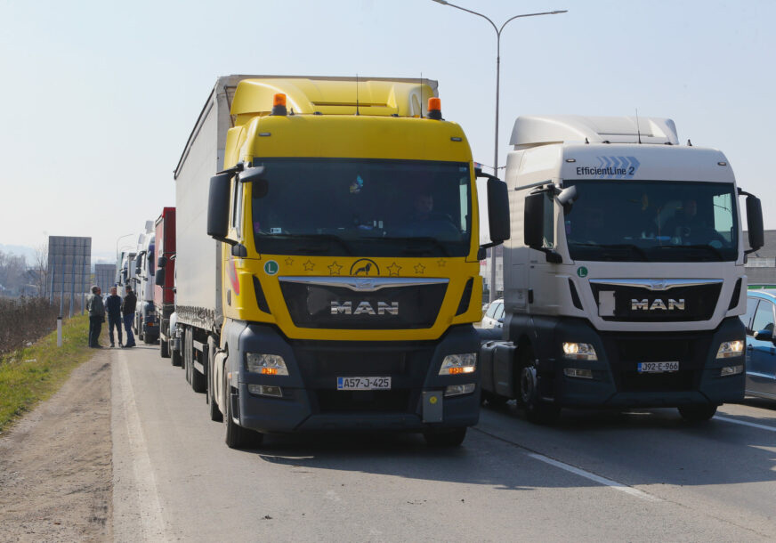 Kamionima će blokirati lance snabdijevanja: Prevoznici u ponedjeljak počinju veliku blokadu, EVO ŠTA TRAŽE