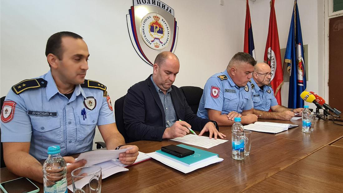 I dok se paljevine vozila političara rasvjetljavaju, slučaj portala Dobojski info tapka u mjestu