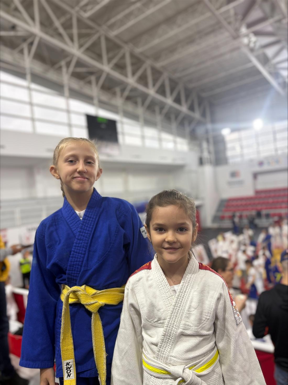 Anja Nikolic osvojila dvije zlatne Lamija Halilcevic srebrnu medalju 03