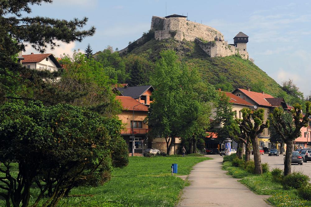 DOBOJ: Javni poziv za poboljšanje uslova stanovanja Roma