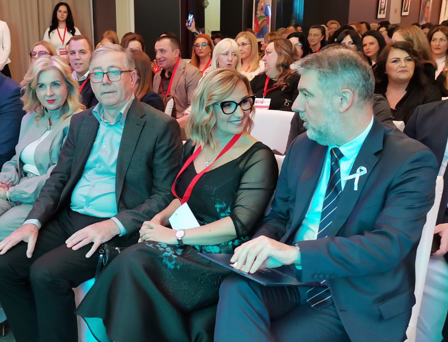 DOBOJ: Stručni skup o razvoju sestrinstva naglasio potrebu jačanja kompetencija i usavršavanja