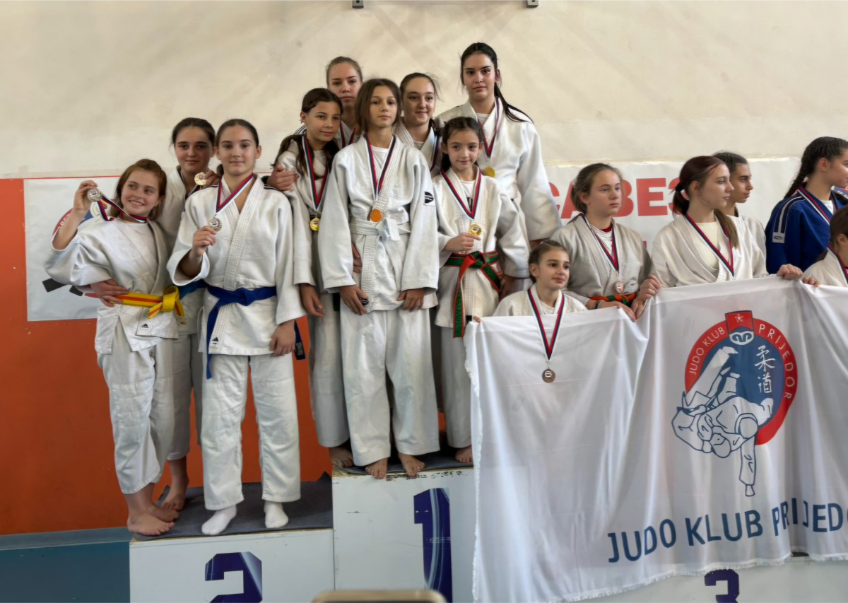 Pionirke Džudo kluba “Morote” Petrovo ekipne vicešampionke Republike Srpske