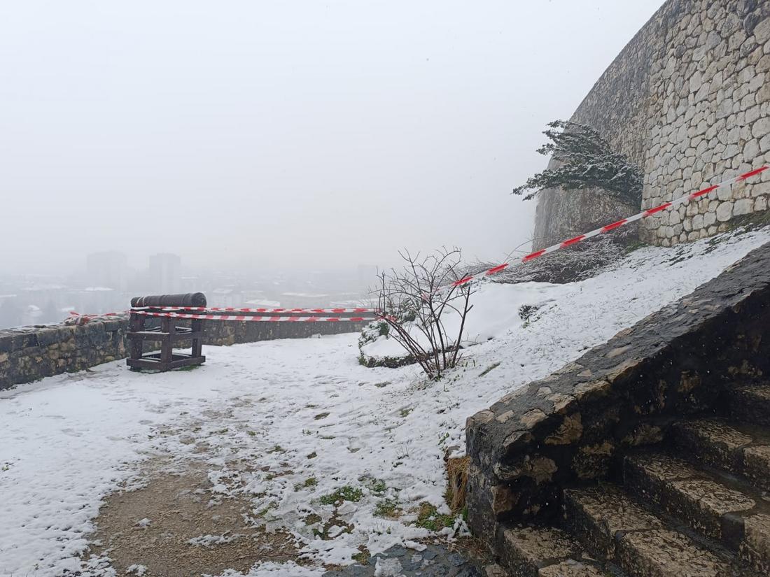 objezbjedjeno na Gradini zbog urusavanja