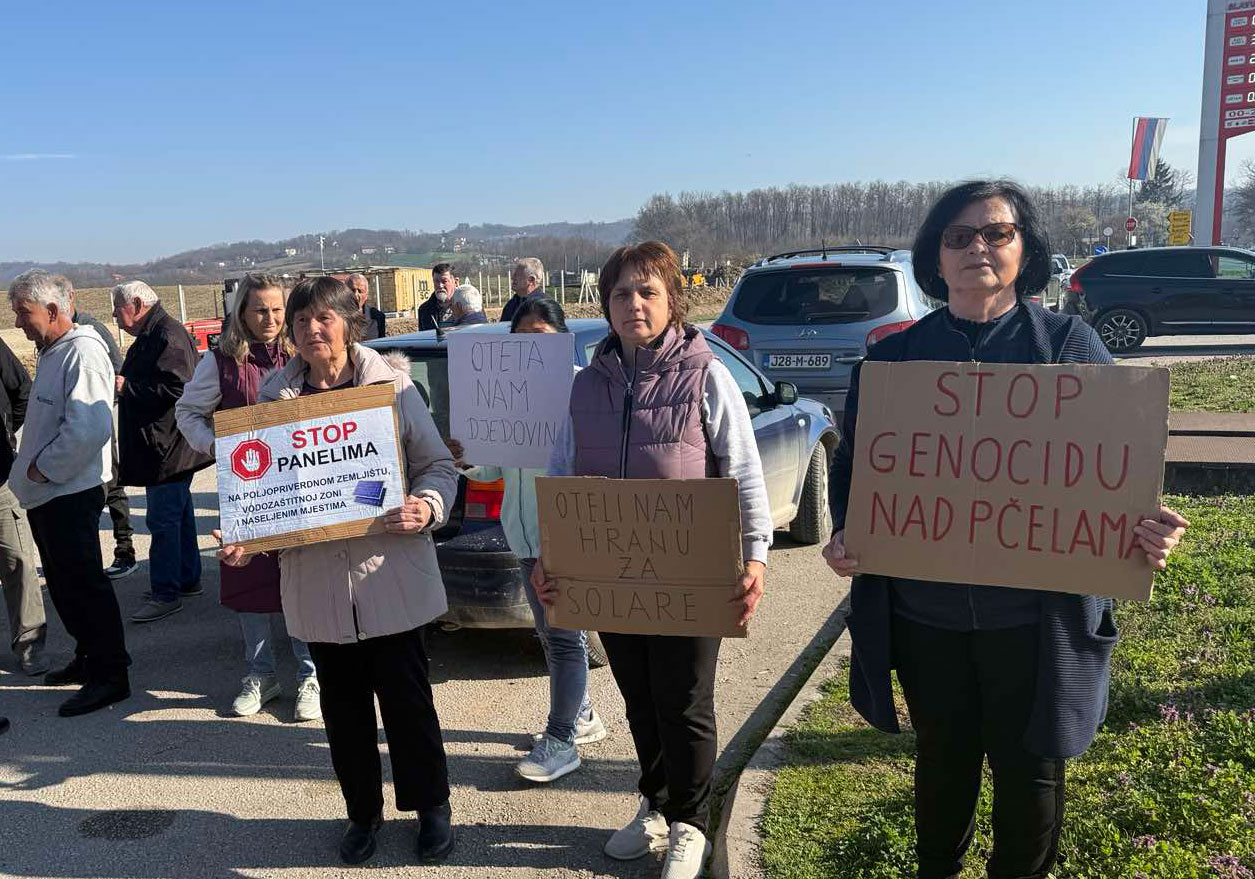 TREĆI DAN OTPORA U PODNOVLJU: Mještani blokiraju radove, traže zaštitu vode i zemlje