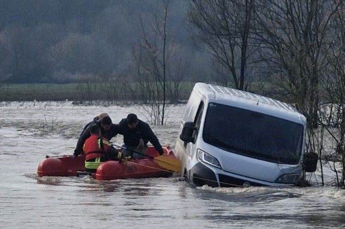 Drama na Spreči: Mladići iz Petrova spašeni iz nabujale rijeke kod Gračanice