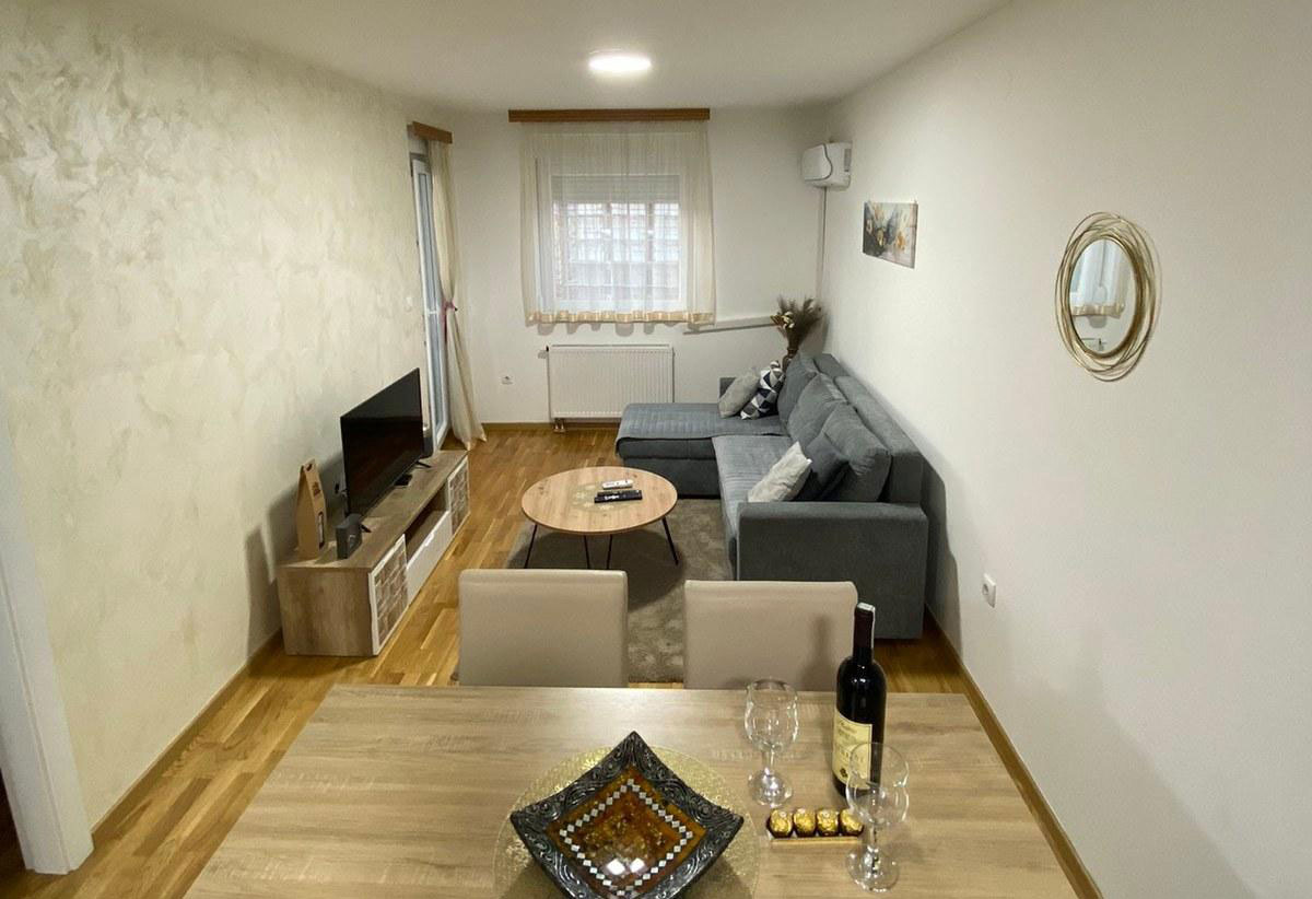 OGLAS: Izdaje se namješten stan 38 m² u ulici Cara Dušana