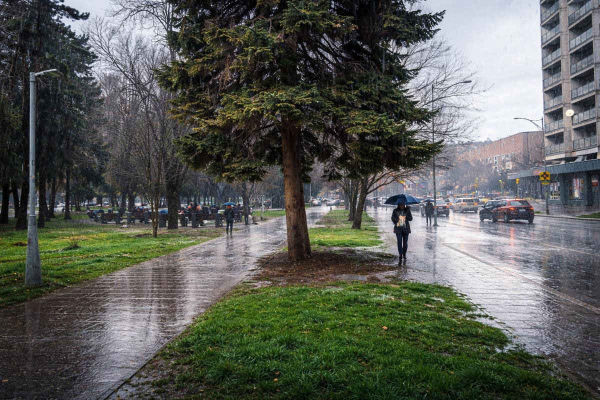 VRIJEME: Oblačno i svježije uz povremenu kišu, na jugu sa grmljavinom