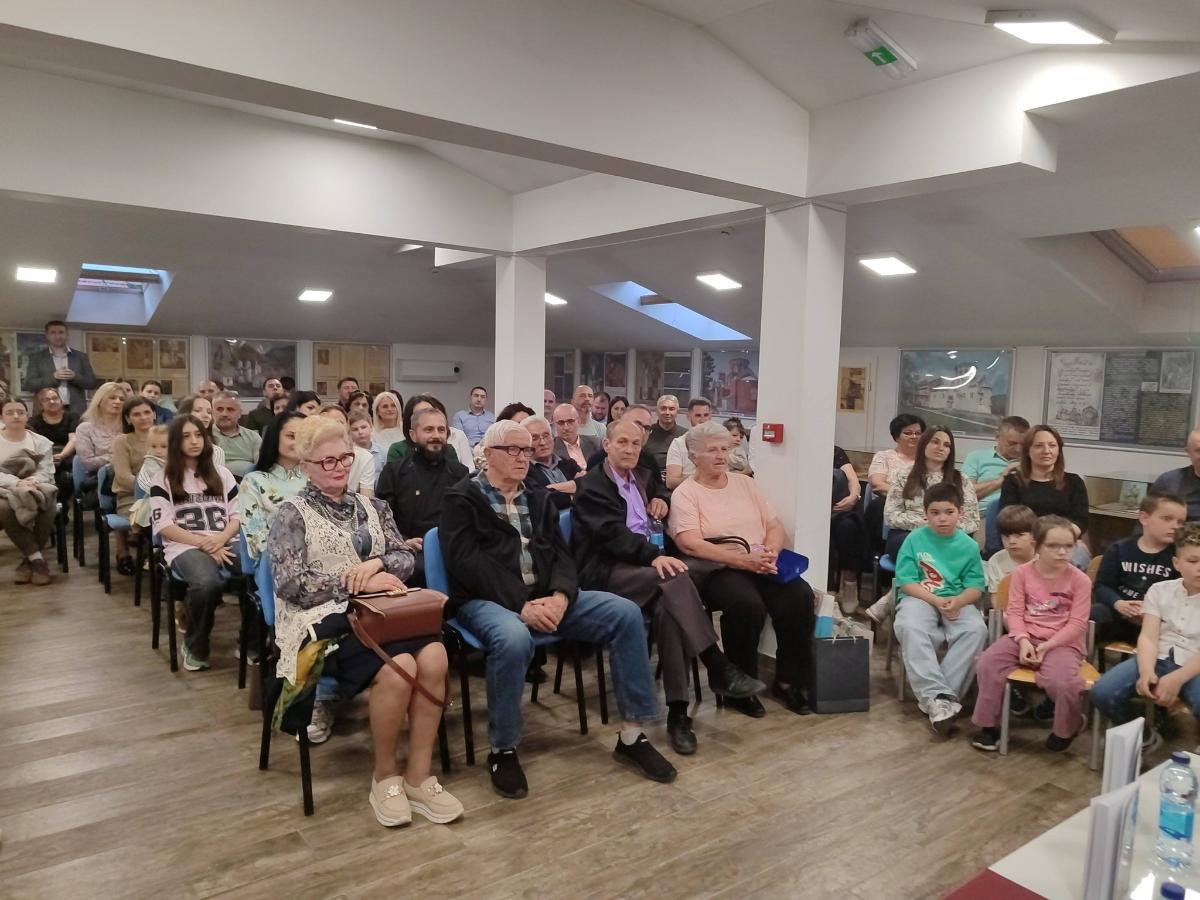 DOBOJ Trinaestogodisnji Stefan Jiral predstavio svoju zbirku poezije 03