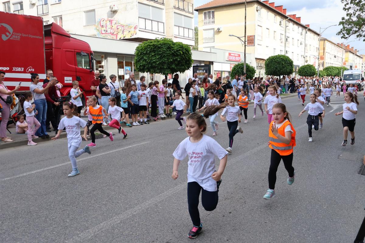 DOBOJ Mladjen Samardzic i Jelena Kosic pobjednici Djurdjevdanske trke 02