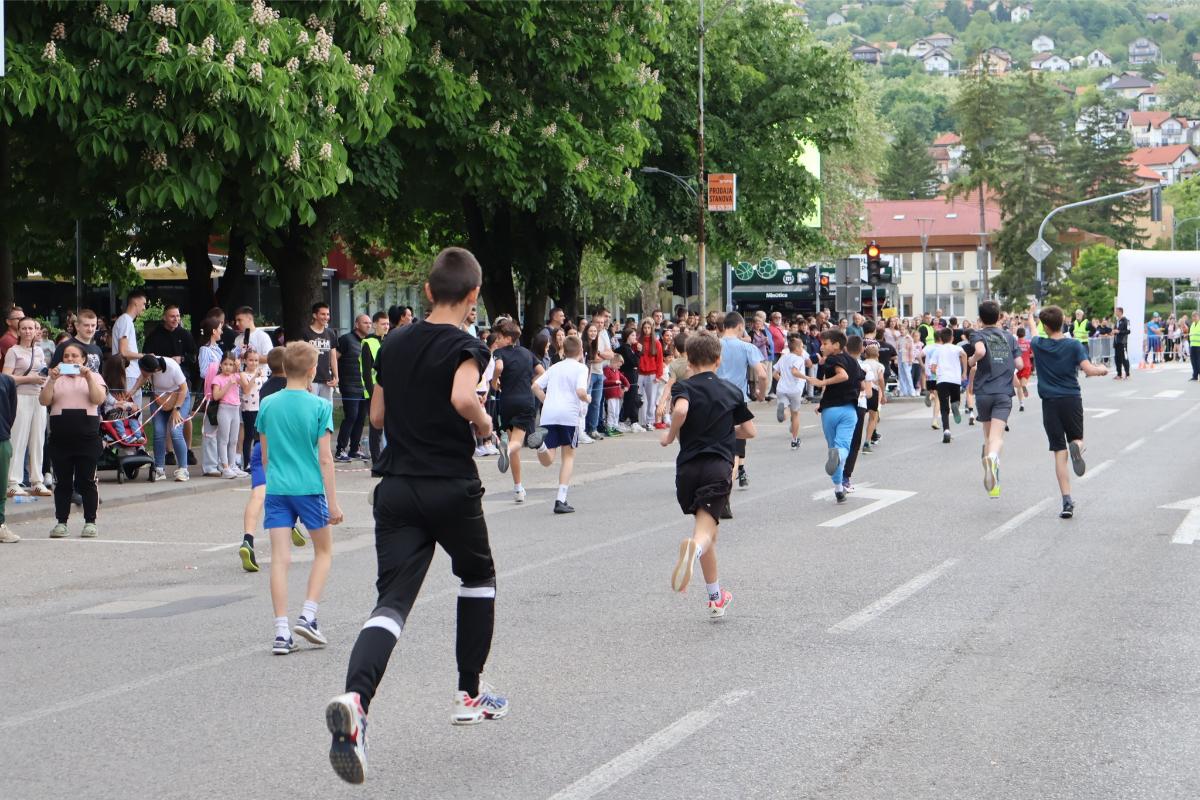 DOBOJ Mladjen Samardzic i Jelena Kosic pobjednici Djurdjevdanske trke 04