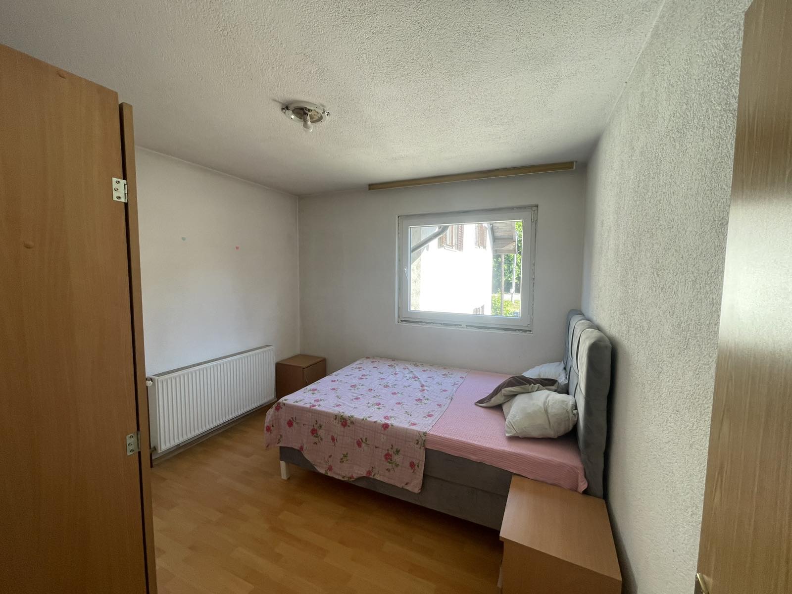 Novica stan u kuci 06