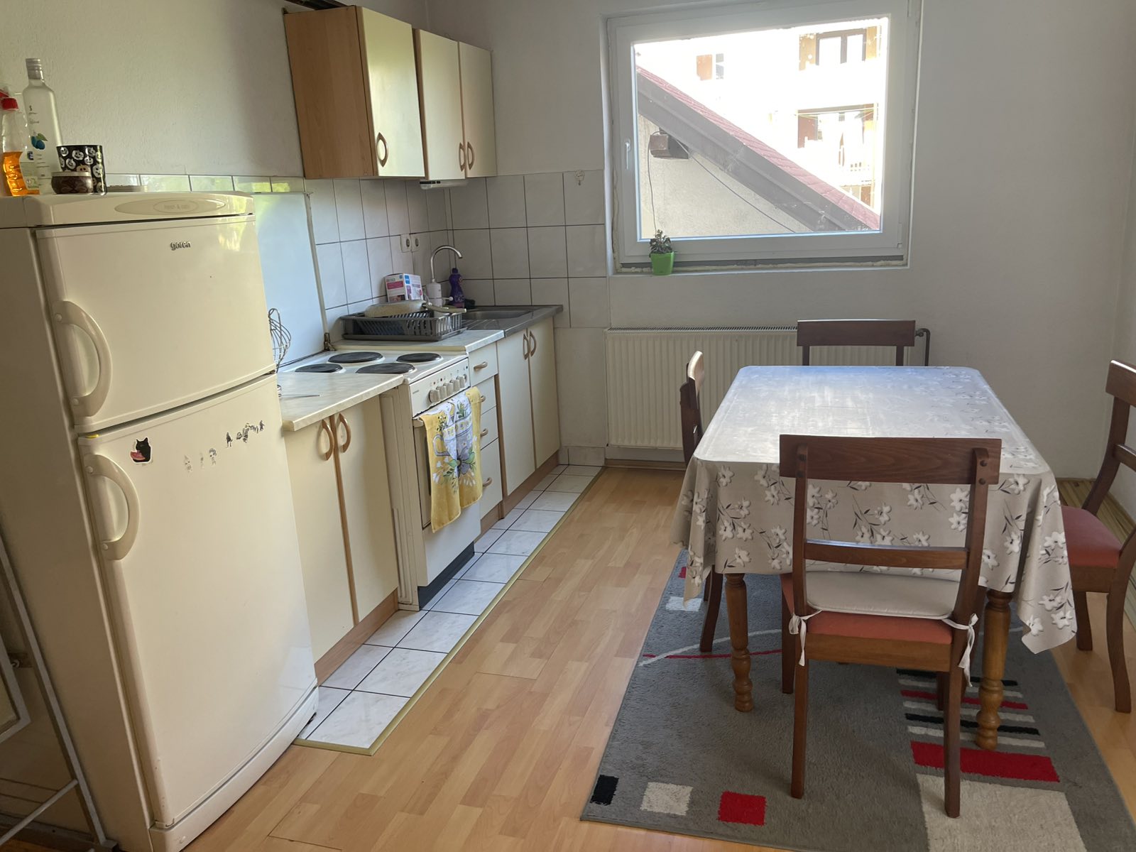 Novica stan u kuci 07