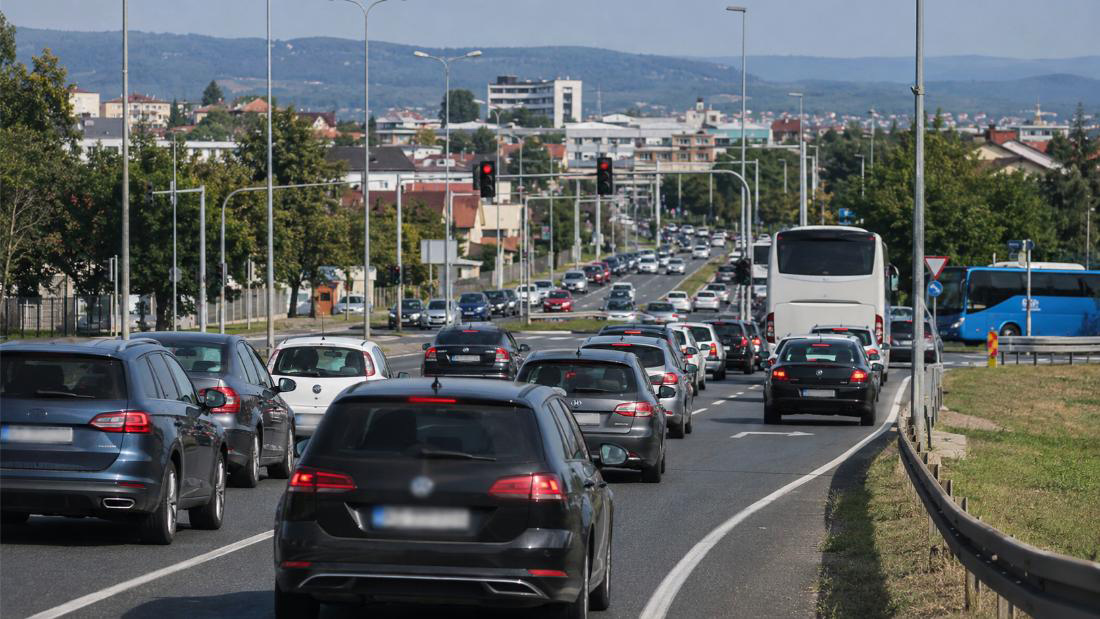 PUTEVI: Pojačan saobraćaj za početak vikenda