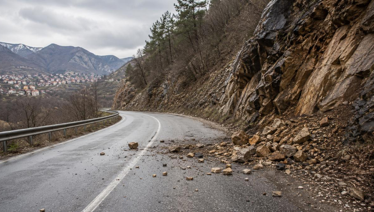 PUTEVI: Oprez zbog radova, odrona i magle, izmjene i na putu Rudanka–Doboj