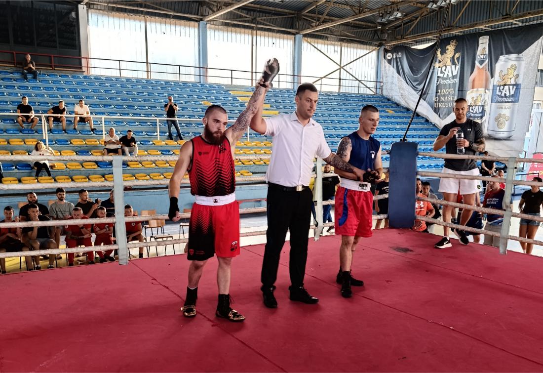 DOBOJ Bokserski klub KNOCKDOWN 01