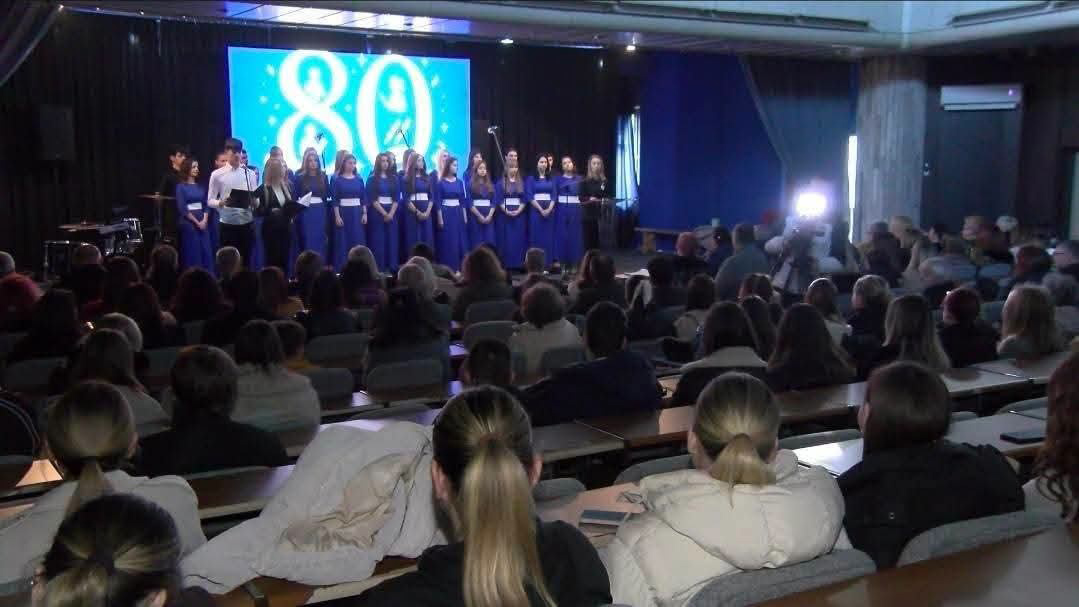 Dobojska Gimnazija ponovo među prvim izborima: U prva odjeljenja upisano 70 učenika
