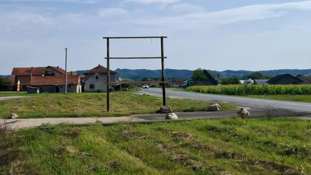 Sadržaj bilborda u Podnovlju itekako BOLI: Pod okriljem noći skinut poziv na izvršenje presude Vrhovnog suda RS