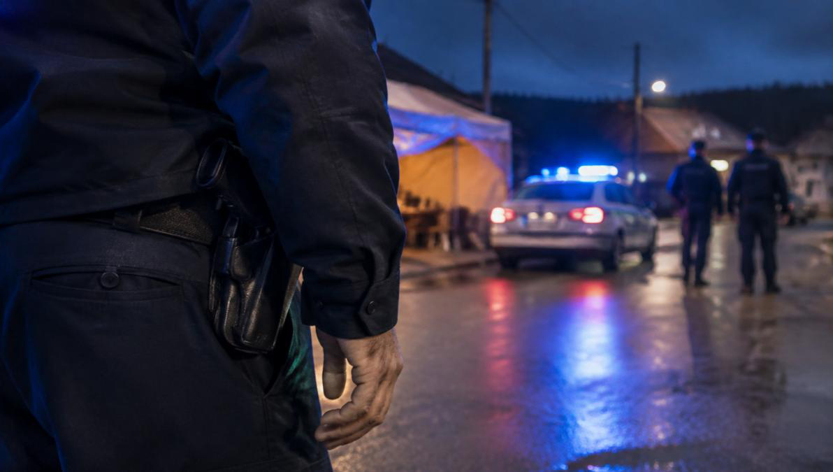 Incident na javnom skupu u Petrovu: Tri osobe privedene, dva policajca povrijeđena