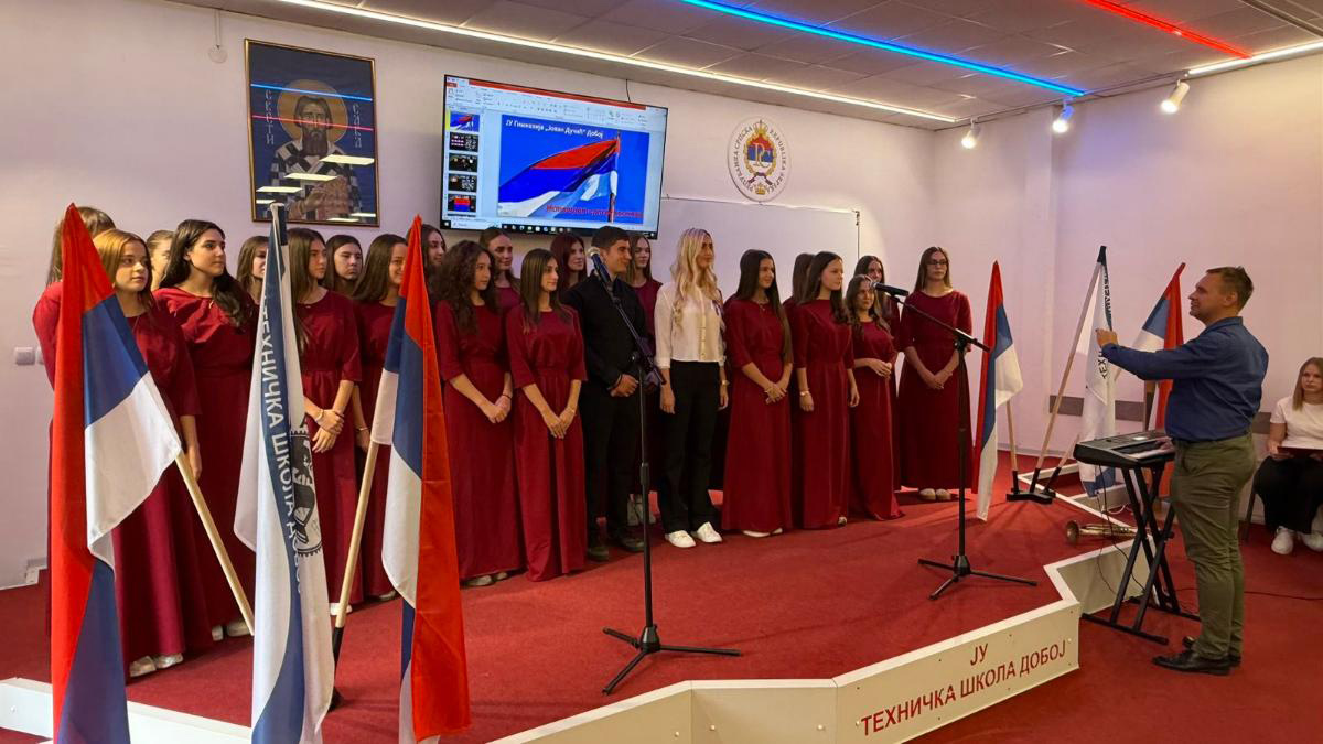 DOBOJ: Kulturni program učenika srednjih škola i promocija nacionalnih jela