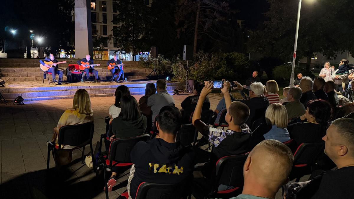 DOBOJ: Koncertom „Trio balkanske žice