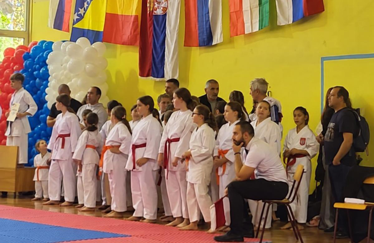 DOBOJ: Karatisti „Vile“ osvojili 15 medalja na turniru u Čoki
